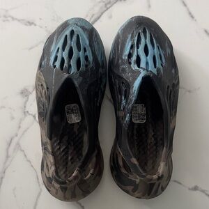 Kids Yeezy Foam Runner